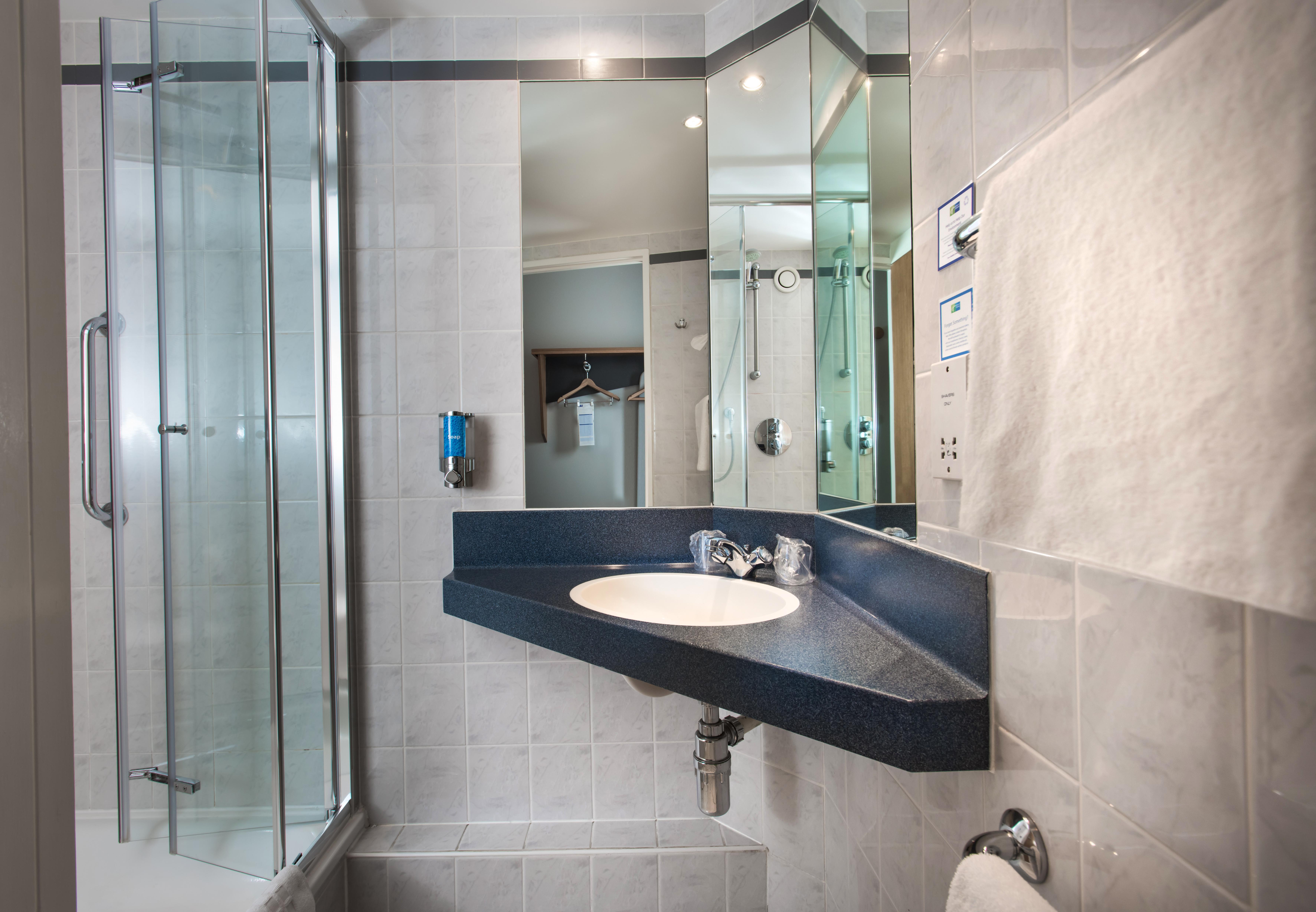 Holiday Inn Express Swansea East By Ihg Exteriér fotografie