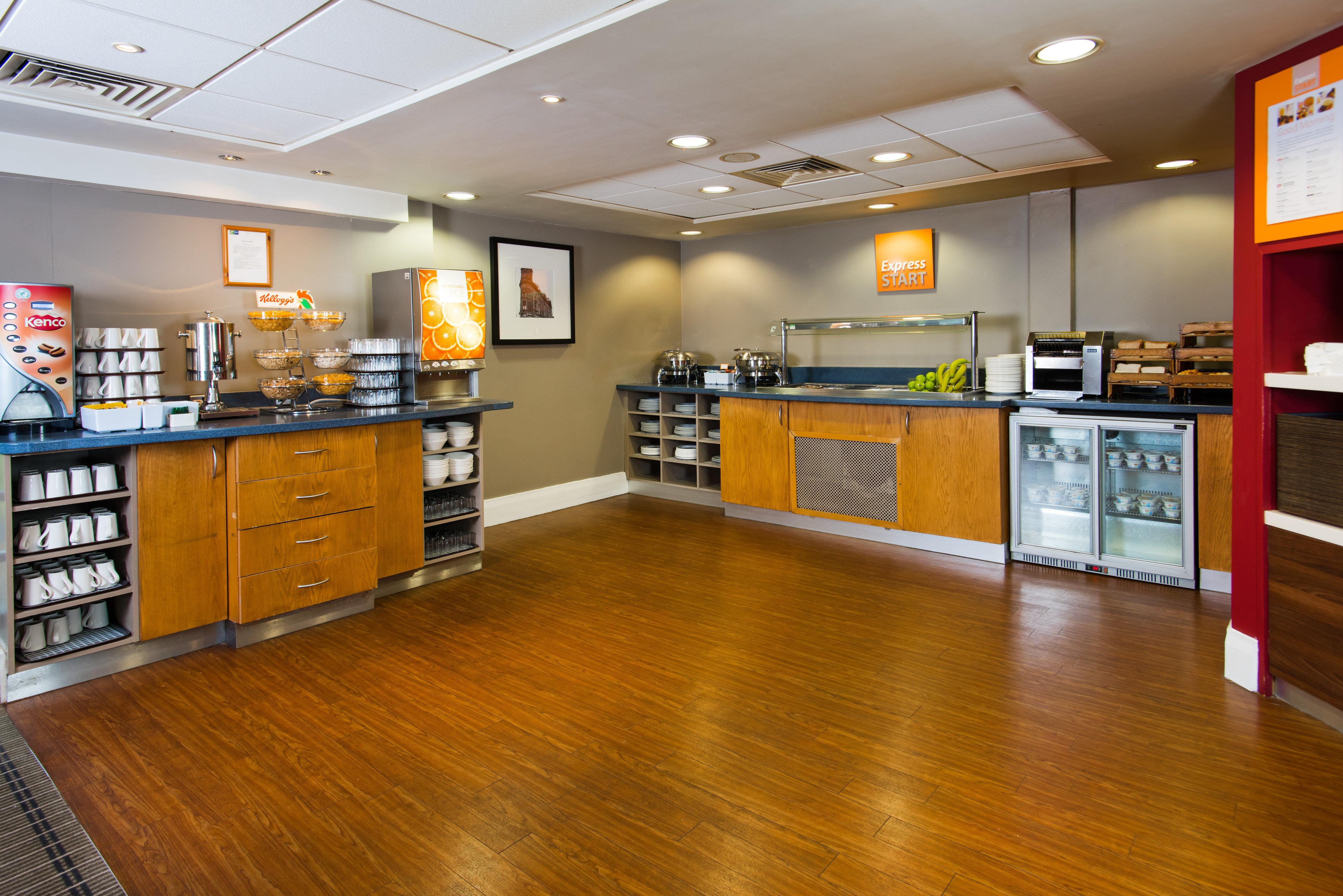Holiday Inn Express Swansea East By Ihg Exteriér fotografie