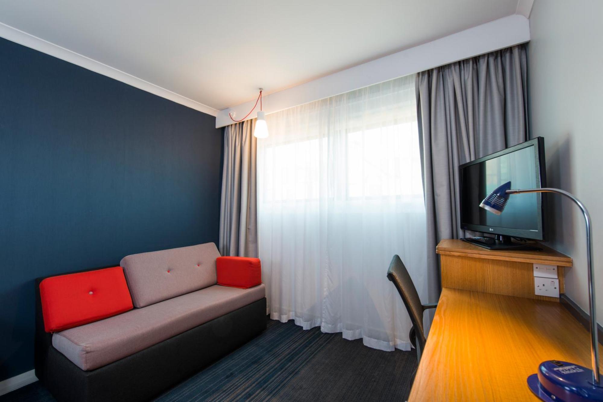 Holiday Inn Express Swansea East By Ihg Exteriér fotografie