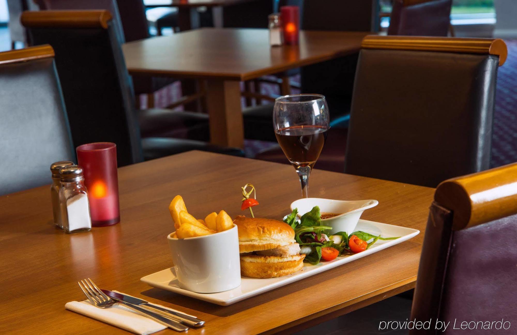 Holiday Inn Express Swansea East By Ihg Exteriér fotografie