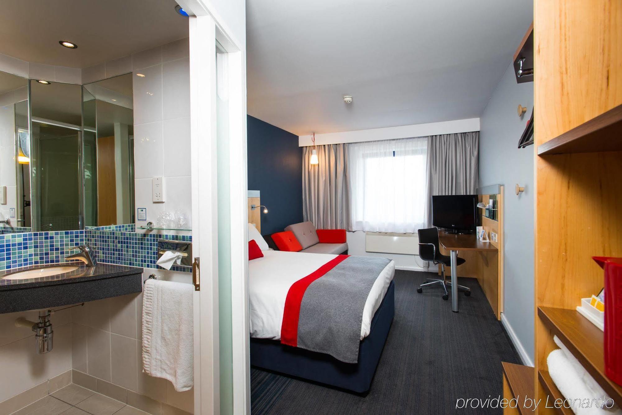 Holiday Inn Express Swansea East By Ihg Exteriér fotografie