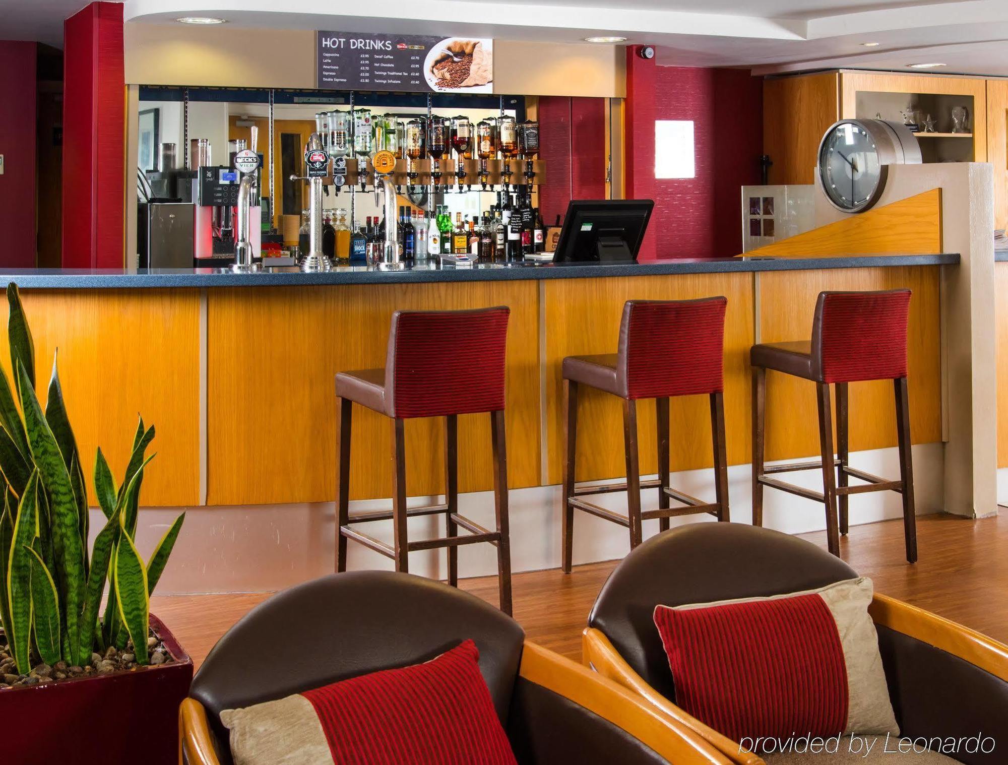 Holiday Inn Express Swansea East By Ihg Exteriér fotografie