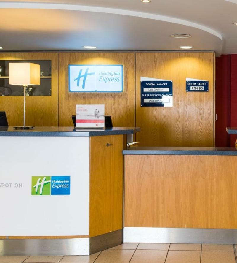 Holiday Inn Express Swansea East By Ihg Exteriér fotografie